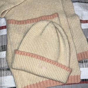 JUICY COUTURE SCARF & HAT